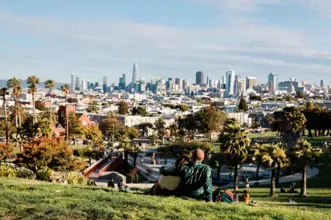 Dolores Park par un après-midi ensoleillé